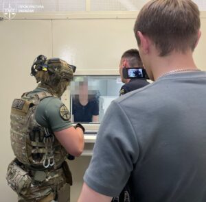 Викрили шахрайську мережу криптообмінників, які обкрадали людей по всій країні