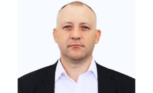 Очільник податкової Дніпропетровщини декларує майно за заниженими цінами та трохи криптовалюти